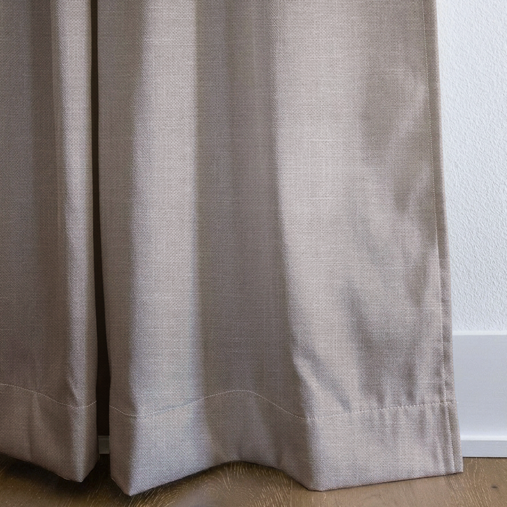 dwm:LR725983:corner_closeup_cropped