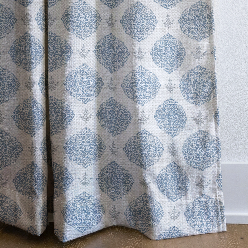 dwm:LR795907:corner_closeup_cropped