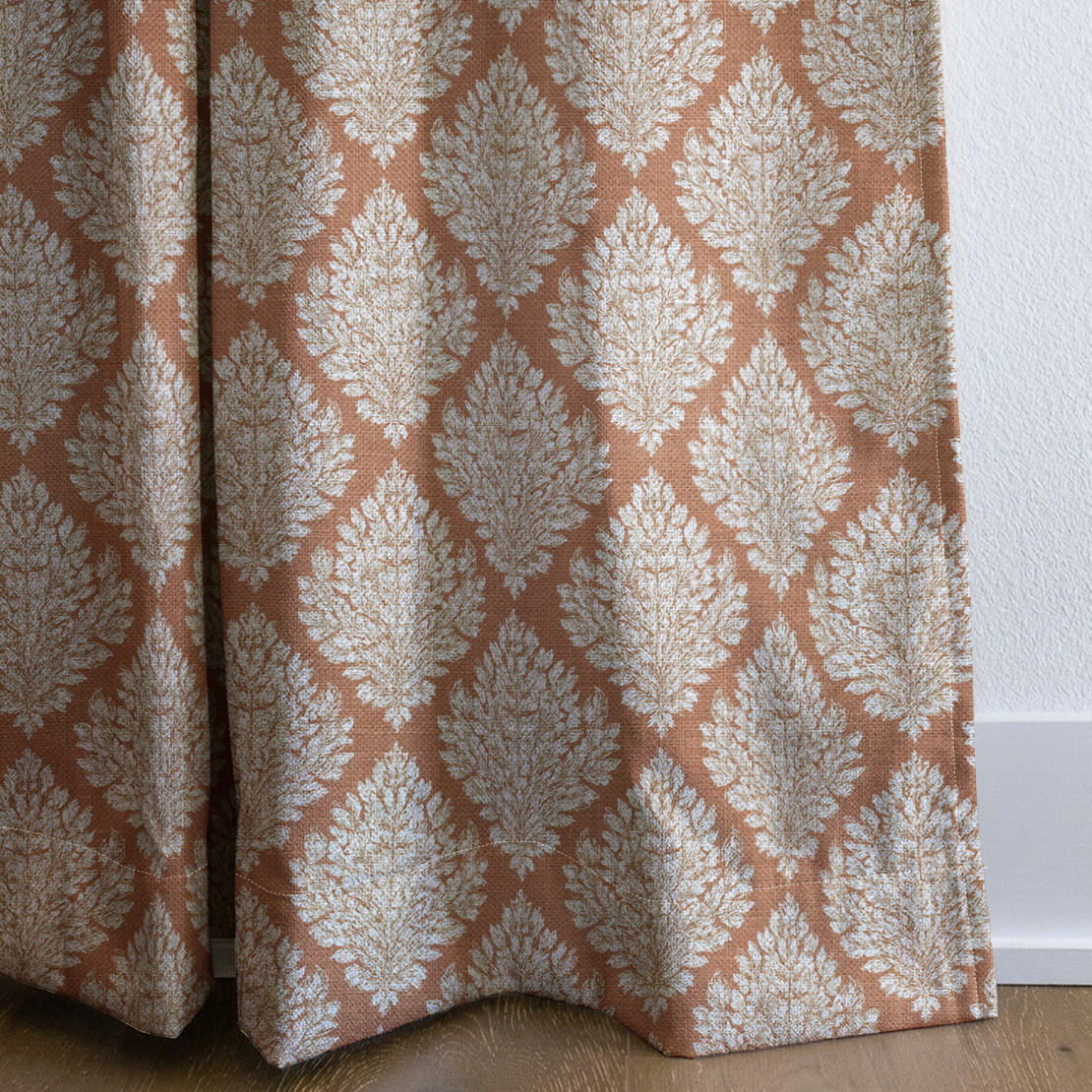 dwm:LR919443:corner_closeup_cropped