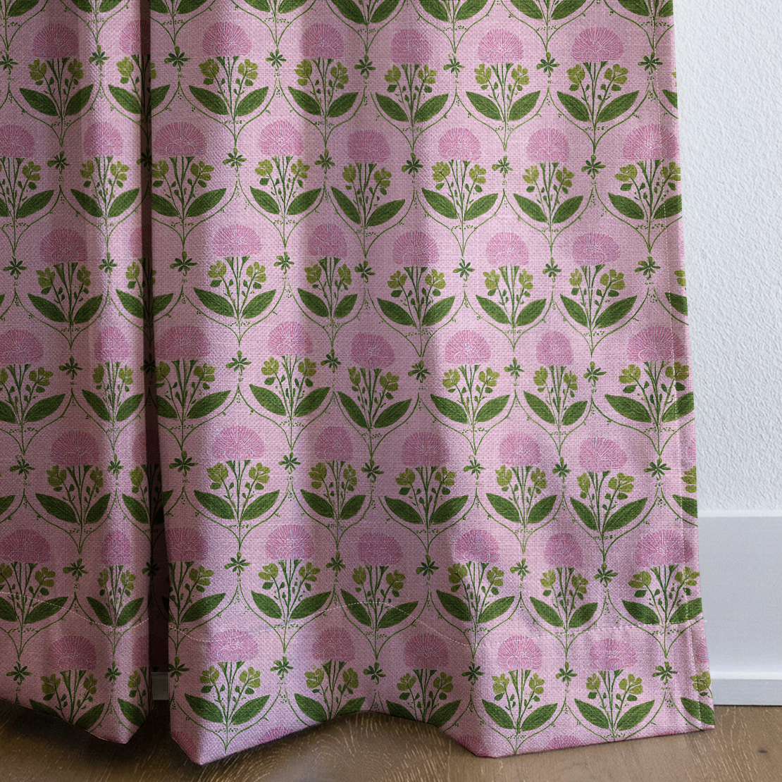 dwm:LR954072:corner_closeup_cropped